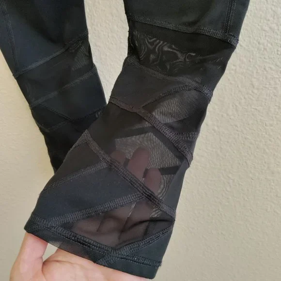 Athleta | Mantra High Rise Capri Mesh Panels Pants Size S - Picture 7 of 16